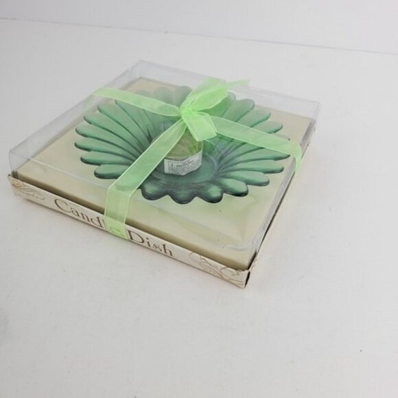 Flower Shape Greenbriar Luminessence Dish  Green w/ Tealight Candle 6" Glass - Picture 1 of 7